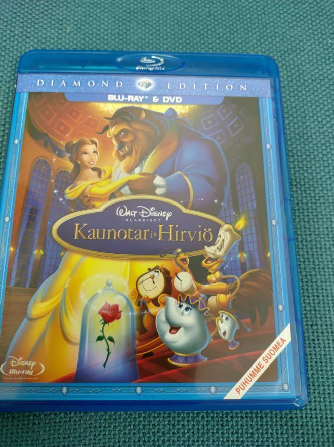 KAUNOTAR JA HIRVIÖ (FI+SWE-PUHE) BD+DVD, 3-disc***