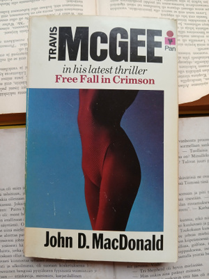 John D. MacDonald - Free Fall in Crimson (paperback)