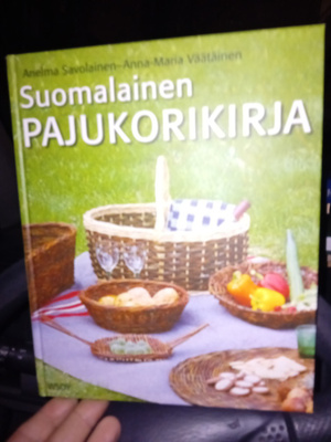 Savolainen : Suomalainen pajukorikirja ( SIS POSTIKULU  )