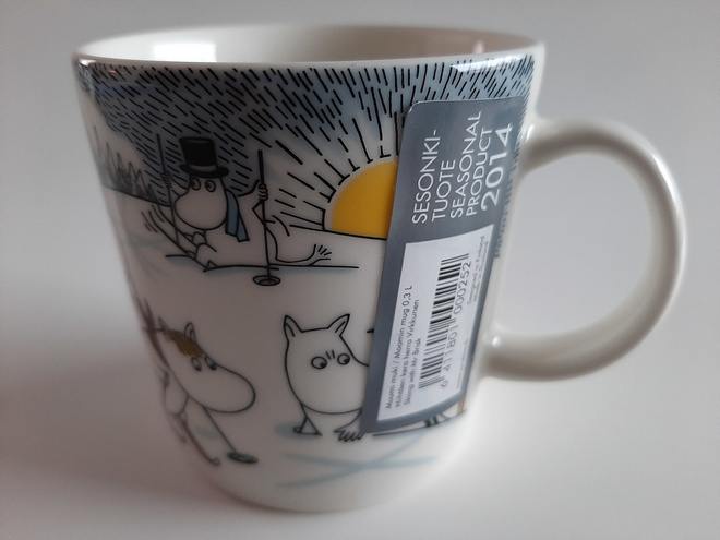 Muumimuki Hiihtäen kera herra Virkkunen, tarrallinen
