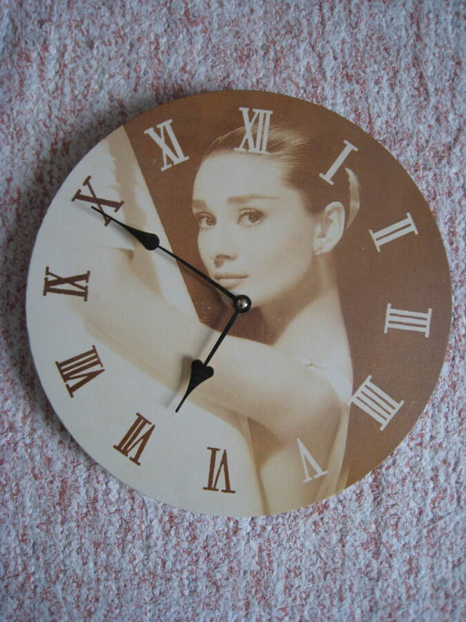 Audrey Hepburn -kello