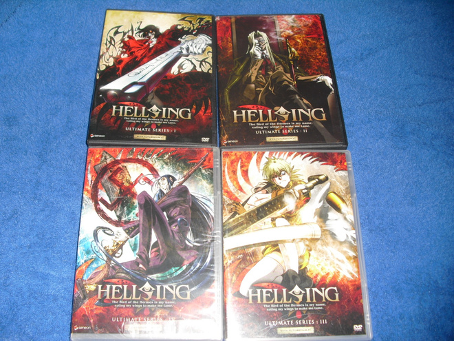 HELLSING ULTIMATE vol 1-4 (Suomi-julkaisut)