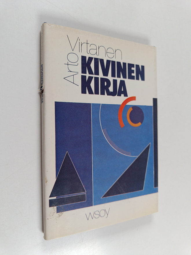 Arto Virtanen : Kivinen kirja : runoja