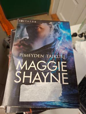 Maggie Shayne Pimeyden taikuri