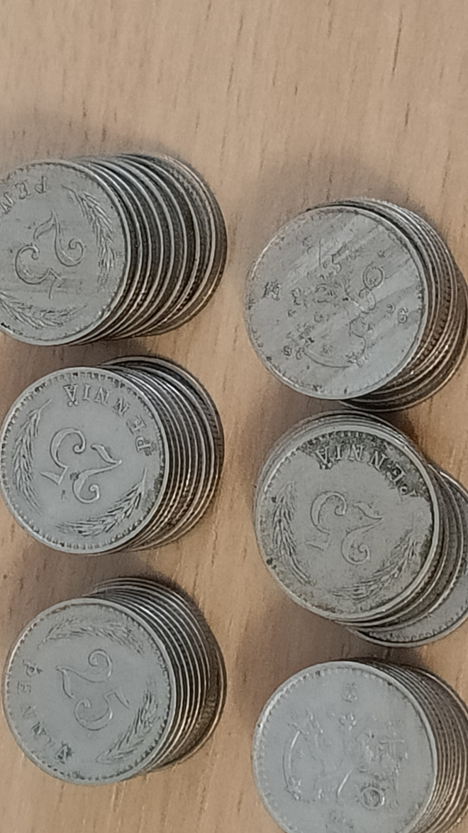 60 kpl 25 penniä