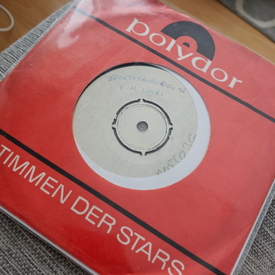 V-M Loiri : Brontosauruksen Yö -7" Koelevy