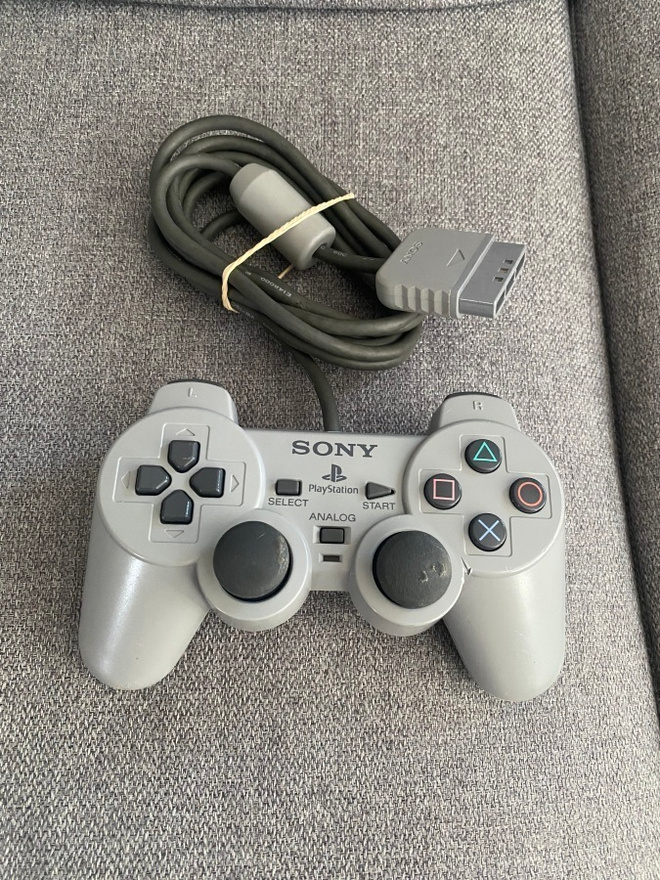 HUOLLETTU Sony Playstation 1 Analog Controller SCPH-1200