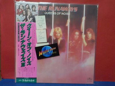 THE RUNAWAYS - QUEENS OF NOISE M-/M- JAPAN 1ST PRESS LP