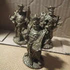 Kolme mandariini-figuuria - pikkukuva 1