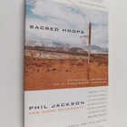 Phil Jackson : Sacred hoops : spiritual lessons of hardwo... - pikkukuva 1