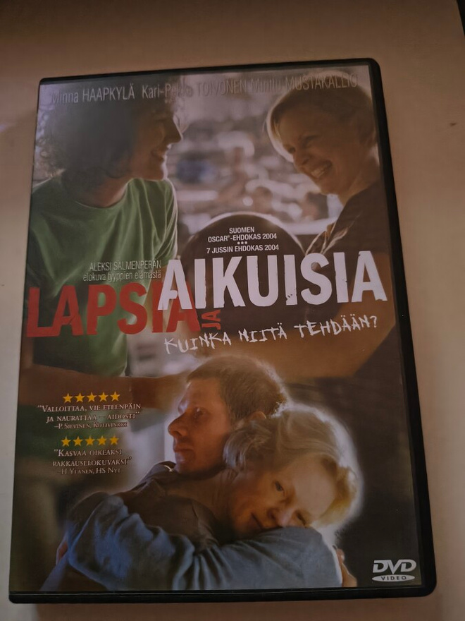 Lapsia aikuisia dvd
