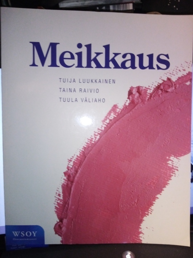Luukkainen :  Meikkaus ( SIS POSTIKULU)