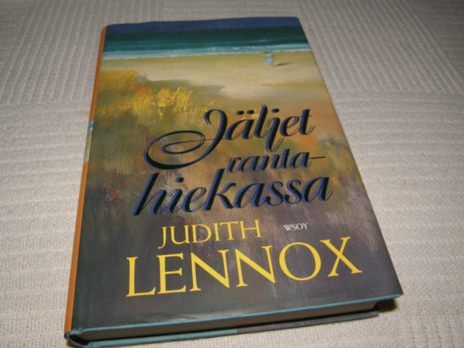 Judith Lennox  Jäljet rantahiekassa -sid
