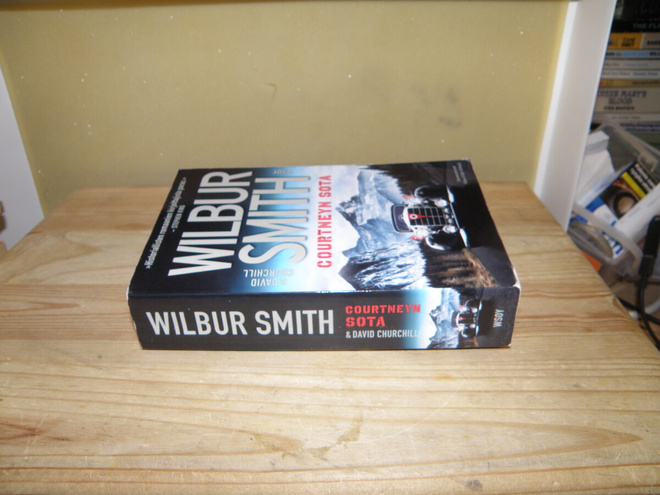 Wilbur Smith Courtneyn sota (nidottu)
