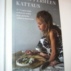 Emmi-Liia Sjöholm: KOKO PERHEEN KATTAUS (2016) Sis.postikulu - pikkukuva 1