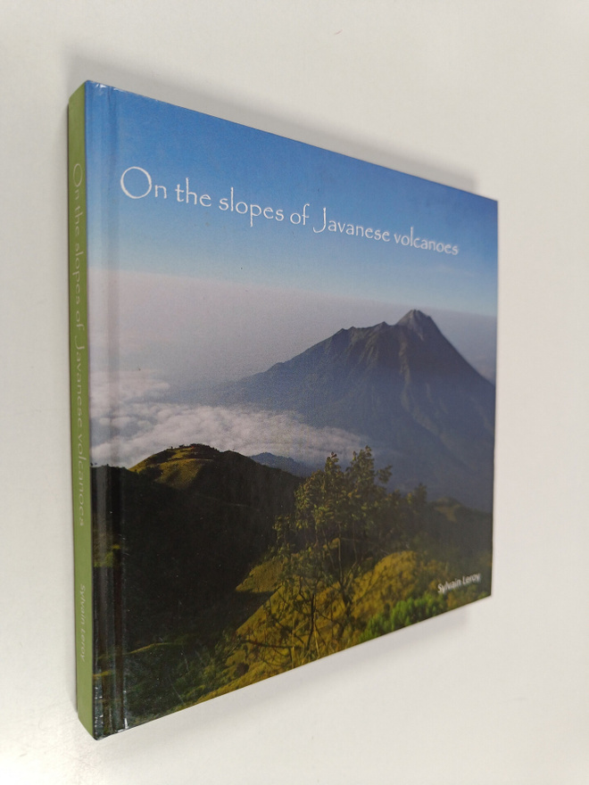 Sylvain Leroy : On the slopes of javanese volcanoes