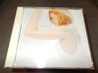 CD MADONNA ** SOMETHING TO REMEMBER **