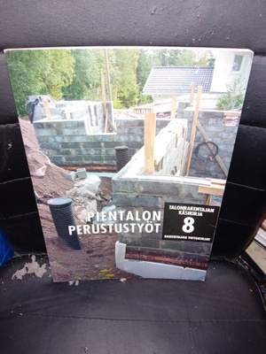 Pientalon perustustyöt ( SIS POSTIKULU ]
