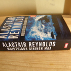 Alastair Reynolds Muistoissa sininen maa (nidottu) - pikkukuva 1