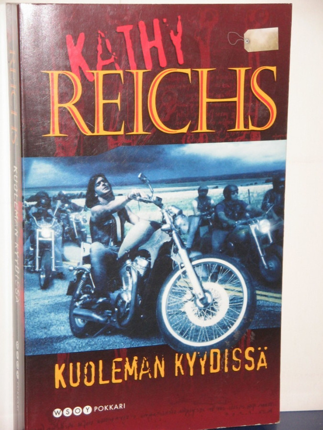 Kathy Reichs : KUOLEMAN KYYDISSÄ