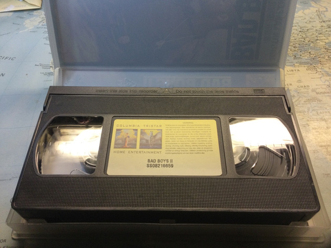 Miljoonien budjetilla tehty ja VHS kasetille tallennettuna