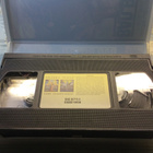Miljoonien budjetilla tehty ja VHS kasetille tallennettuna - pikkukuva 1