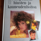 Kampauksia hiusten- ja kauneudenhoitoa kirja. - pikkukuva 1