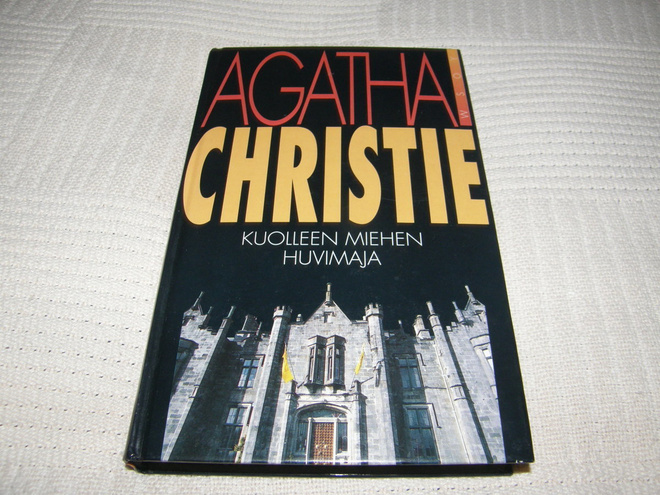 Agatha Christie Kuolleen miehen huvimaja  -sid