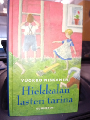 Vuokko Niskanen  :  Hiekkalan lasten tarina ( SIS POSTIKULU