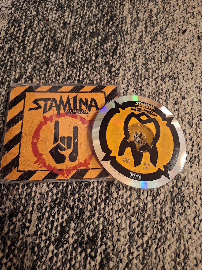Stam1na-Kadonneet Kolme Sanaa CDS