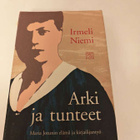 Irmeli Niemi; Arki ja tunteet - pikkukuva 1
