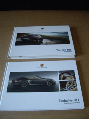 PORSCHE 911  Esittelykirjat 2kpl