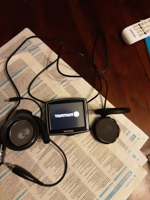 Myydään Tomtom navikaattori toimiva