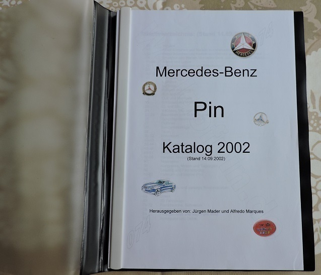 Mercedes-Benz Pin Katalog 2002