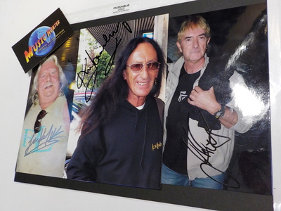 URIAH HEEP 3x NIMIKIRJOITUKSET VALOKUVISSA