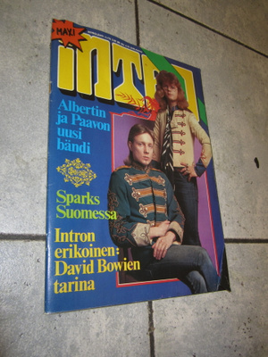 INTRO LEHTI 11 / 1975 ( hienokuntoinen,uriah heep, royals ym