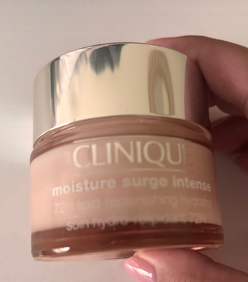 Clinique moisture surge kasvovoide