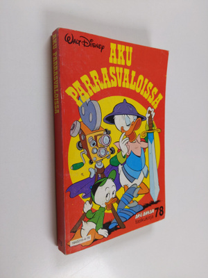 Walt Disney : Aku parrasvaloissa