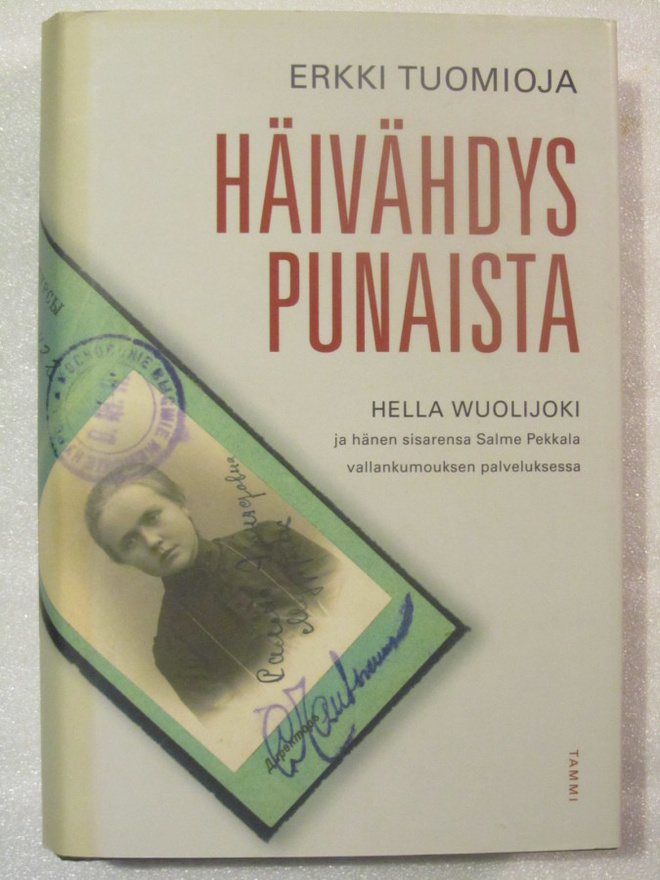 Erkki Tuomioja • Häivähdys punaista ...