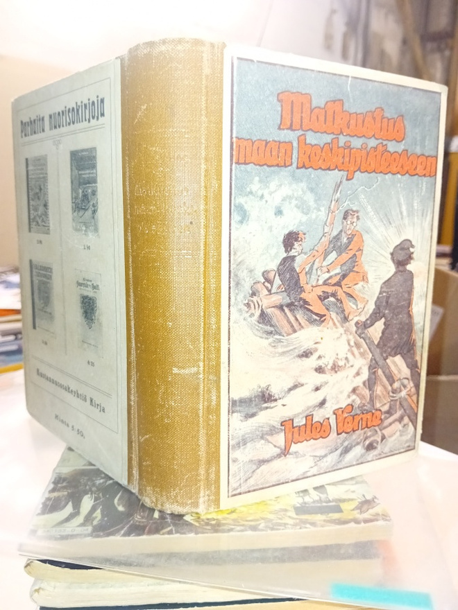 Jules Verne : Matkustus maan keskipisteeseen ( SIS POSTIKULU