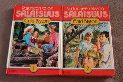 8 kpl Enid Blyton - Salaisuus -sarjaa
