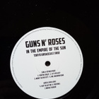 2 LP-LEVYÄ: GUNS N ROSES : IN THE EMPIRE OF THE SUN - pikkukuva 4