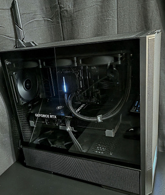 Jimm's Custom tehokas pelikone(RTX 5090, AMD Ryzen 9 9950X3D