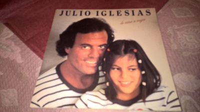 Hyväkuntoinen Julio Iglesiaksen LP De Nina a Mujer