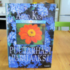 Myydään puutarha kirjoja 5 kpl - pikkukuva 1