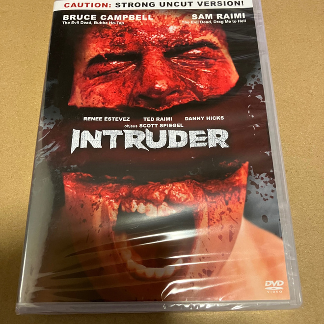 Intruder Leikkaamaton versio suomijulkaisu UUSI