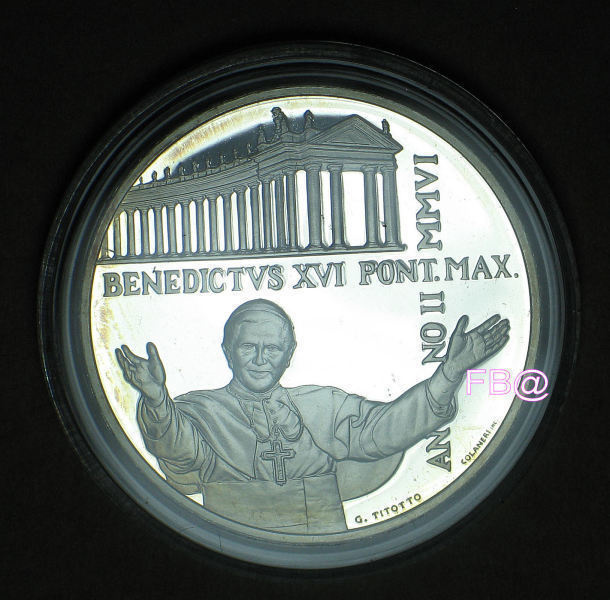 2006 Vatikaani 10€ juhlaraha Pietarin Kirkon edustan aukio