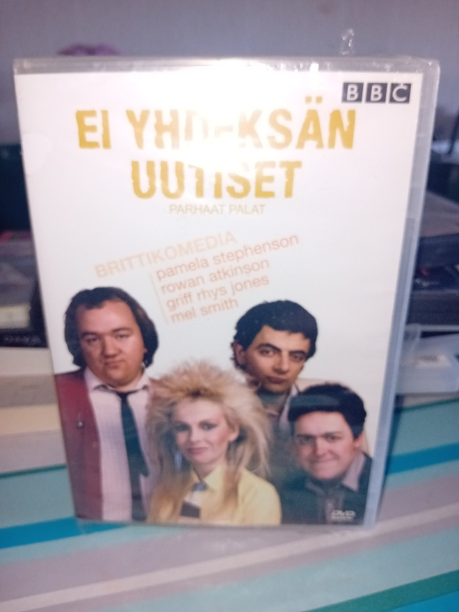 DVD EI yhdeksän uutiset  ( UUSI  ) SIS POSTIKULU