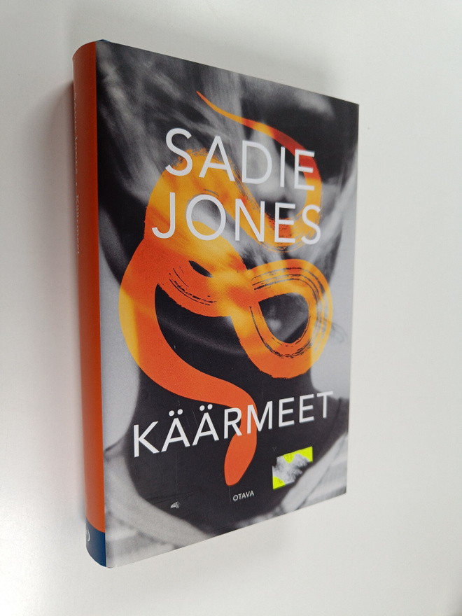 Sadie Jones : Käärmeet