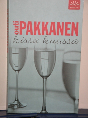 Outi Pakkanen : Kissa kuussa